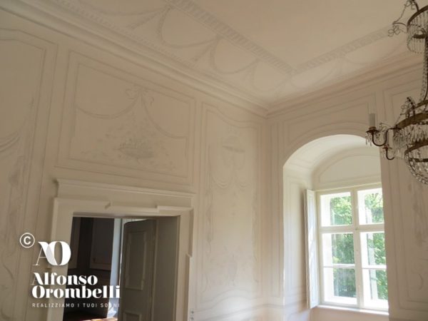 Decorazione stile impero bianco