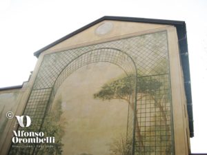 Alta decorazione murale facciata esterna