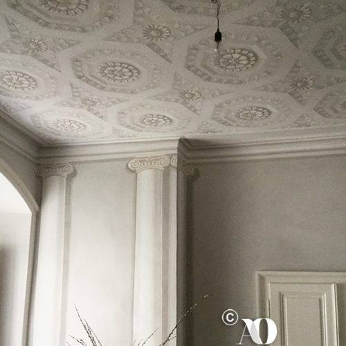 Alta Decorazione murale: colonne e cassettoni